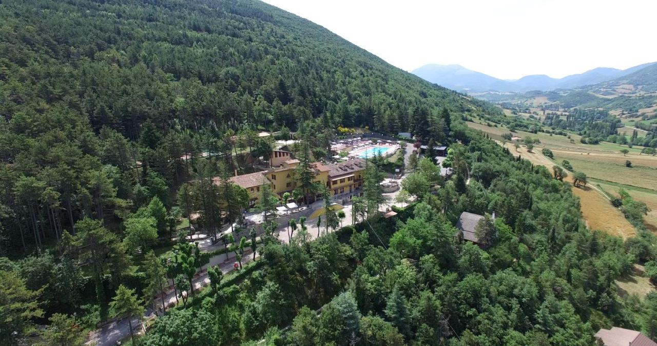 Hotel Pineta Ristorante In Fabriano 3*