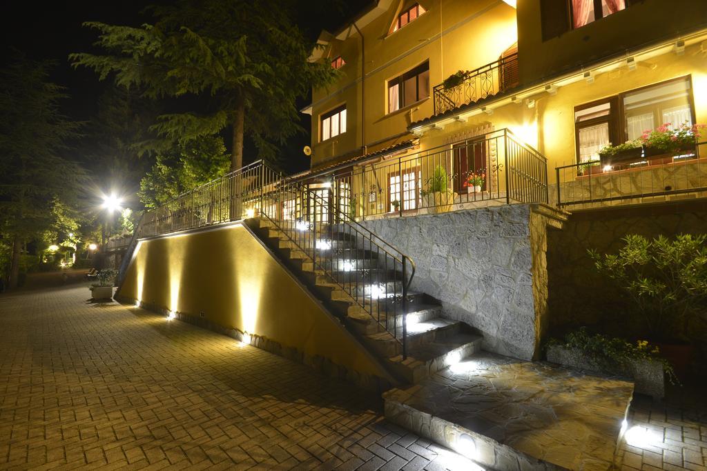 Hotel Pineta Ristorante In Fabriano Campodonico (Ancona)