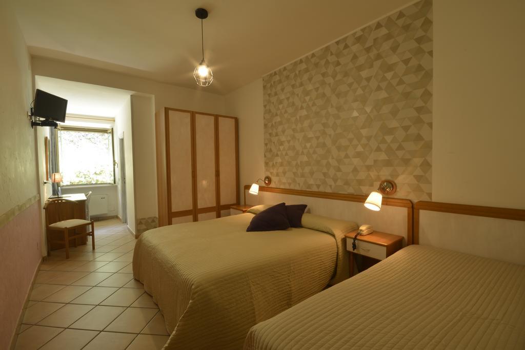 Pineta Ristorante In Fabriano Hotel Campodonico (Ancona)