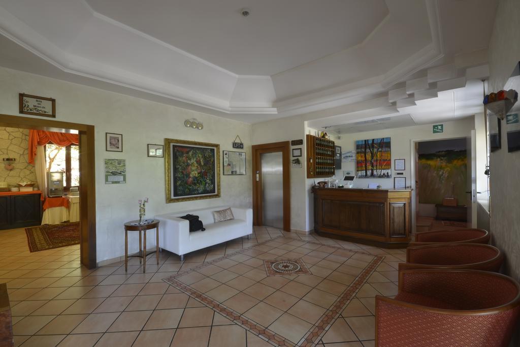 Pineta Ristorante In Fabriano 3*