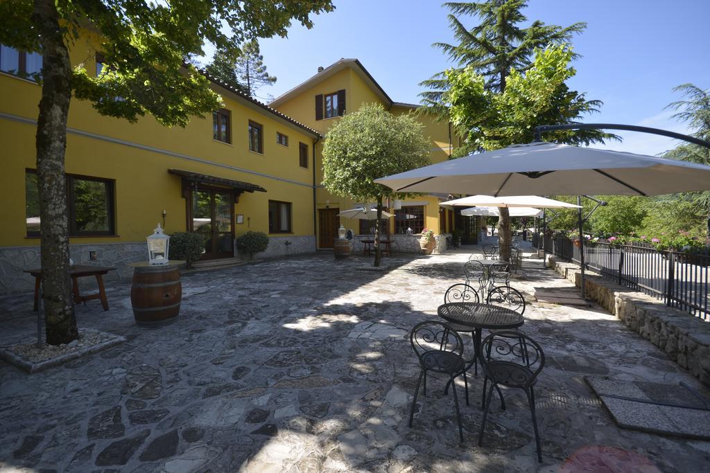 Hotel Pineta Ristorante In Fabriano 3*
